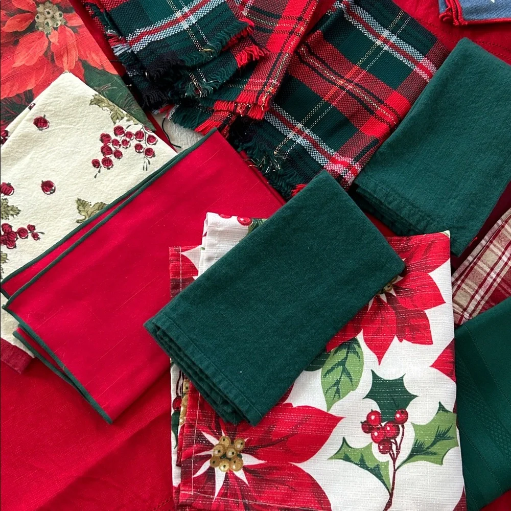26 Christmas Cloth Napkins (Assorted) + 3 Williams Sonoma Red Linen Placemats